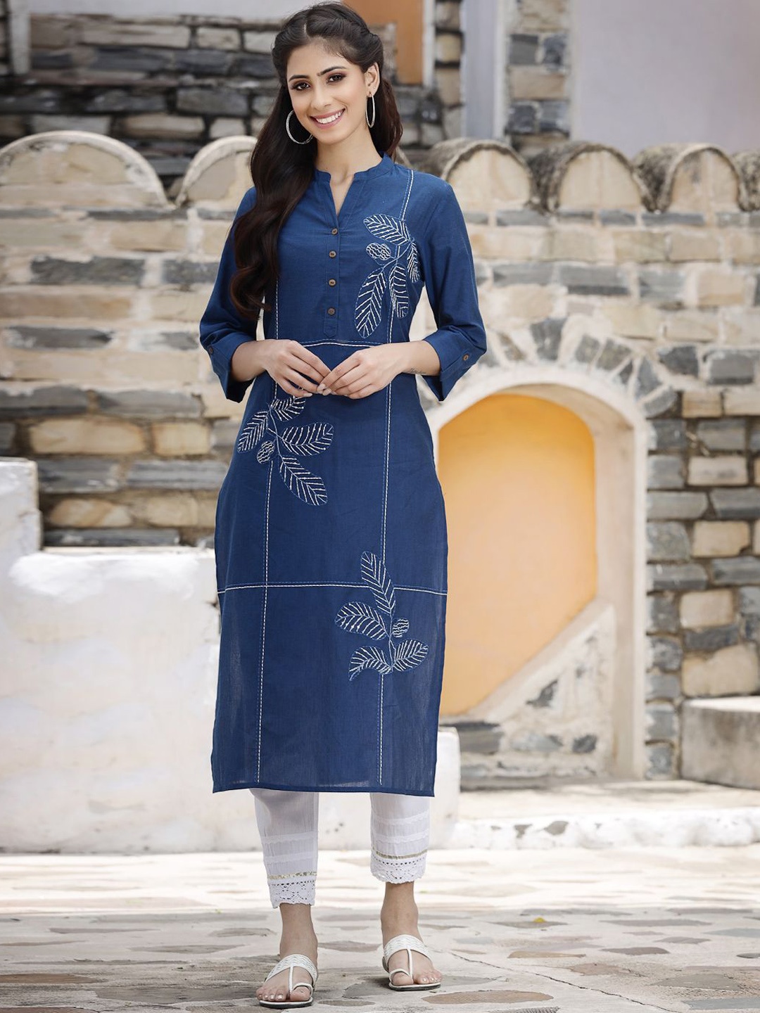 

Juniper Women Embroidered Thread Work Kurta, Blue