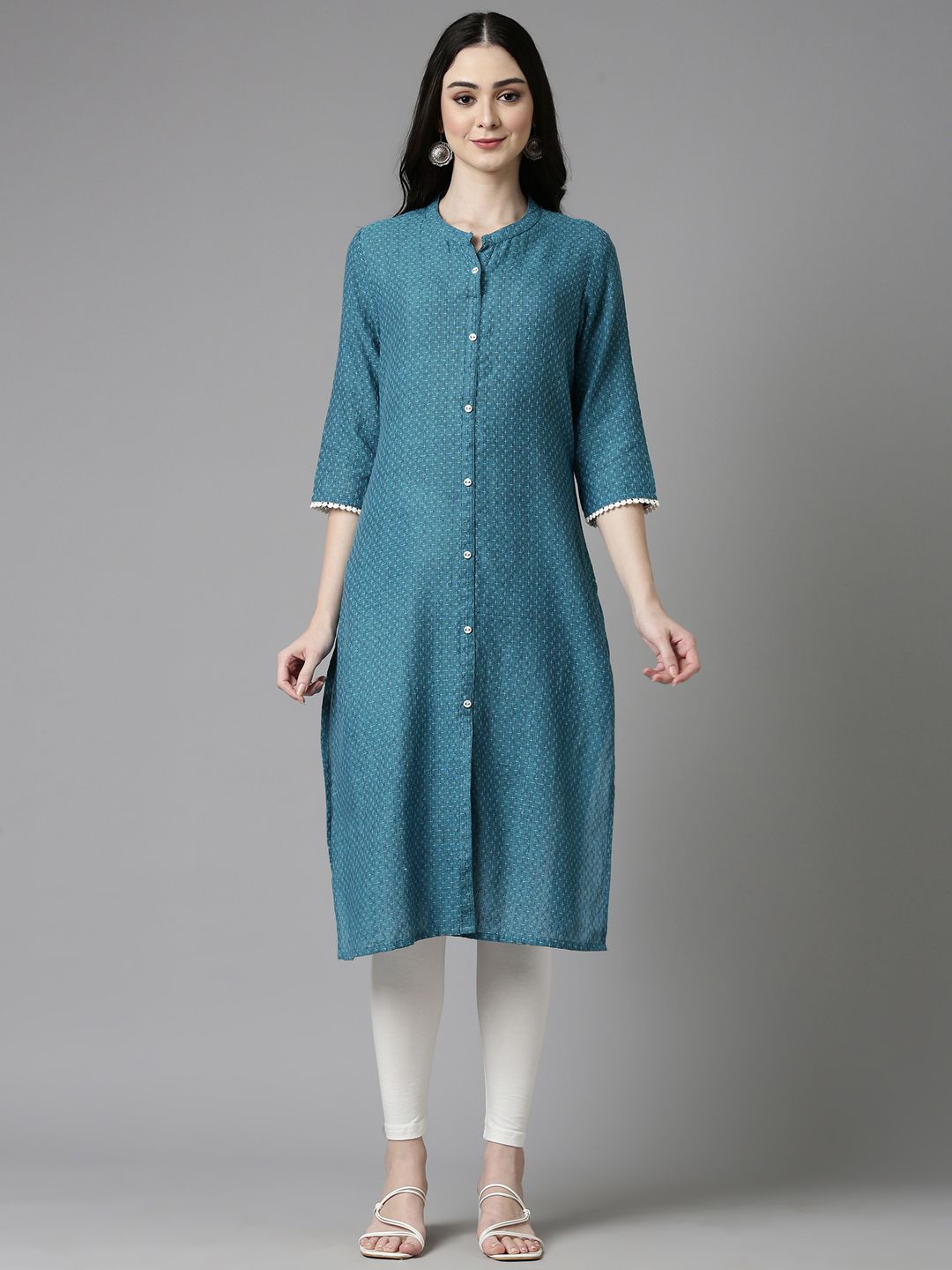 

Anouk Women Keyhole Neck Thread Work Kurta, Blue