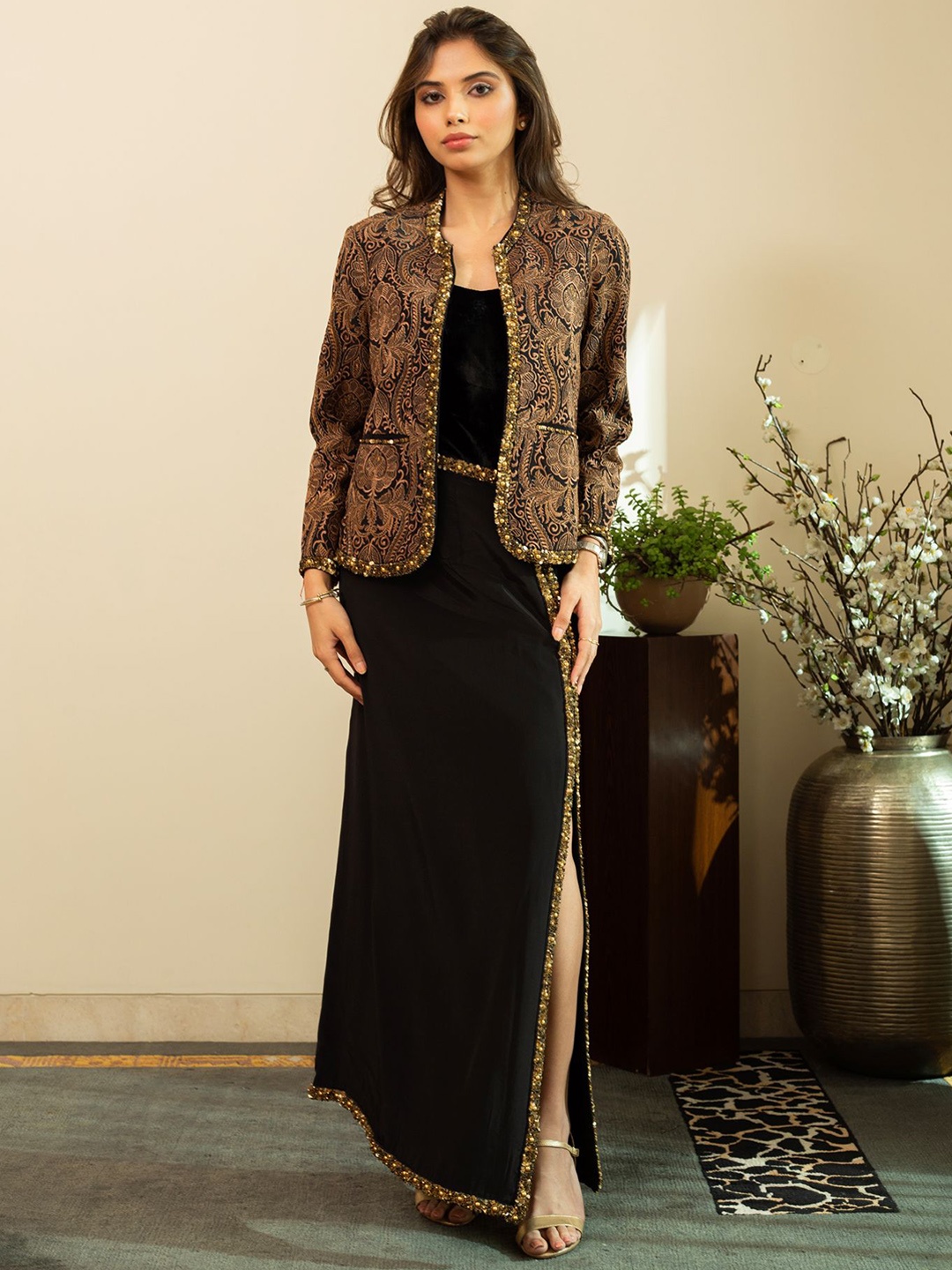 

HOUSE OF INARI Women Floral Lightweight Open Front Jacket with Embroidered, Beige