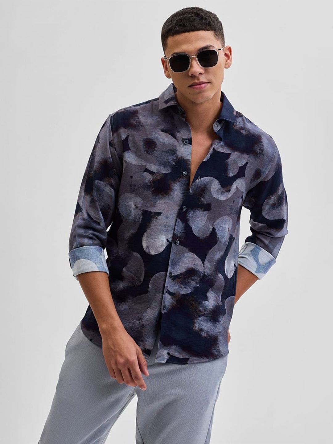 

Snitch Men Smart Slim Fit Opaque Printed Casual Shirt, Grey