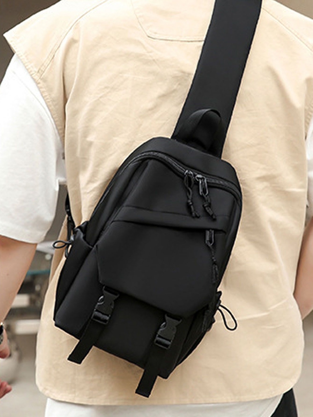 

StyleCast Black Solid Stylish Crossbody Bag