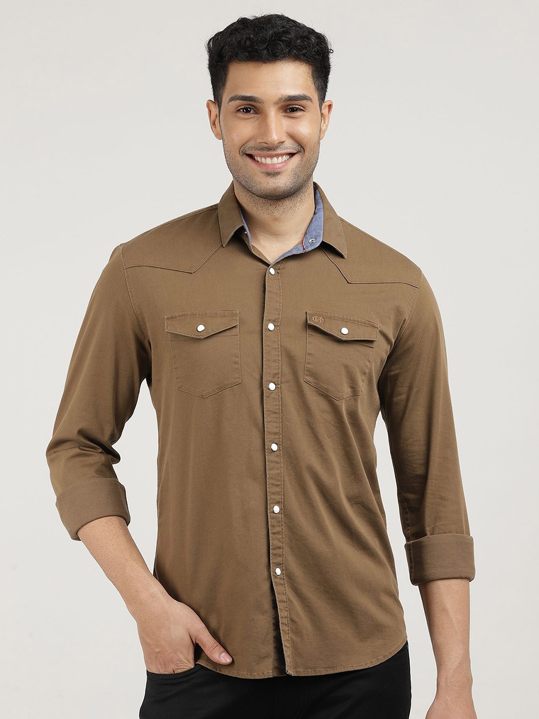 

DRAGON HILL Men Classic Slim Fit Opaque Casual Shirt, Khaki