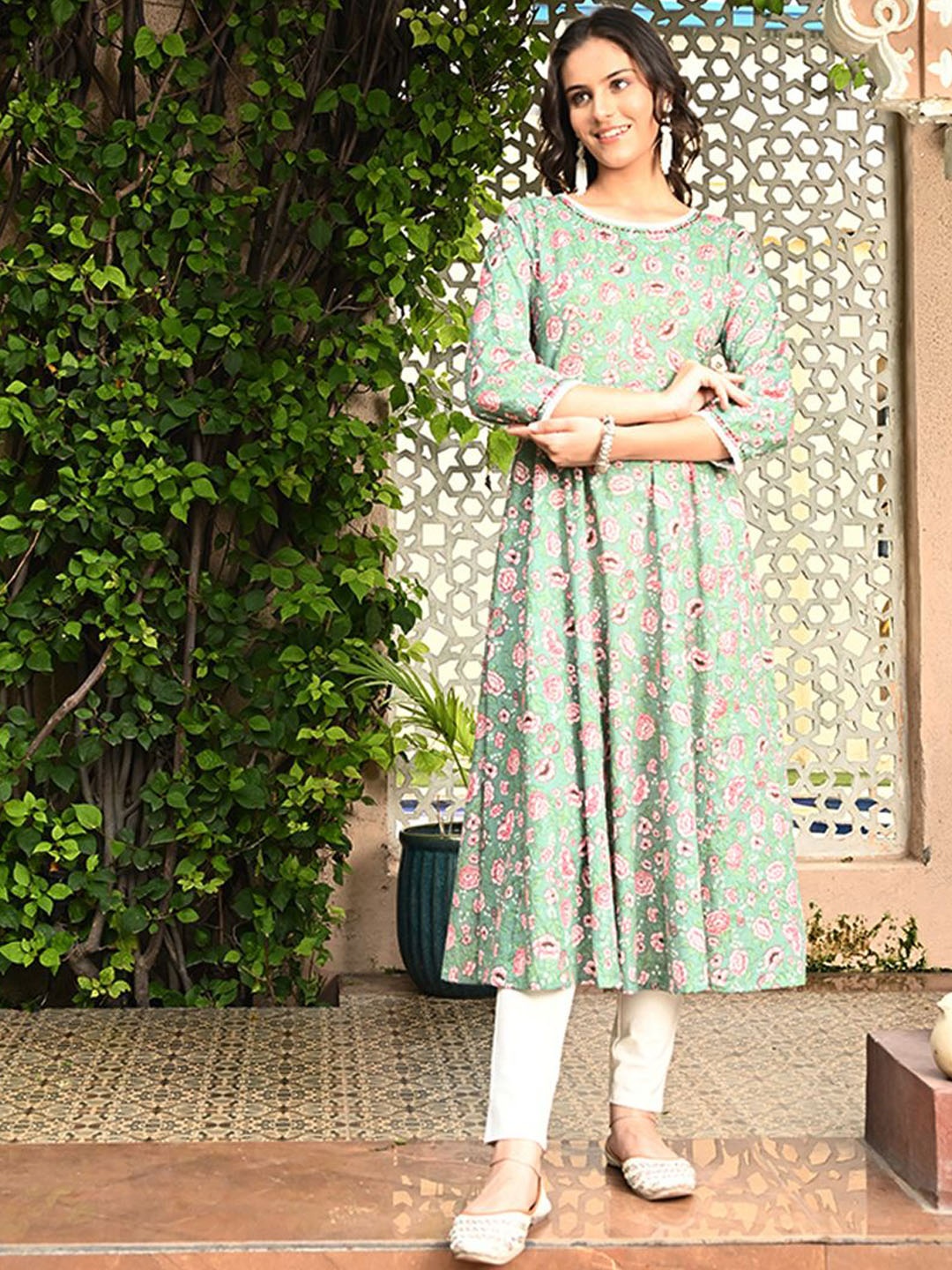 

KALINI Women Ethnic Motifs Printed Mirror Work Anarkali Kurta, Green