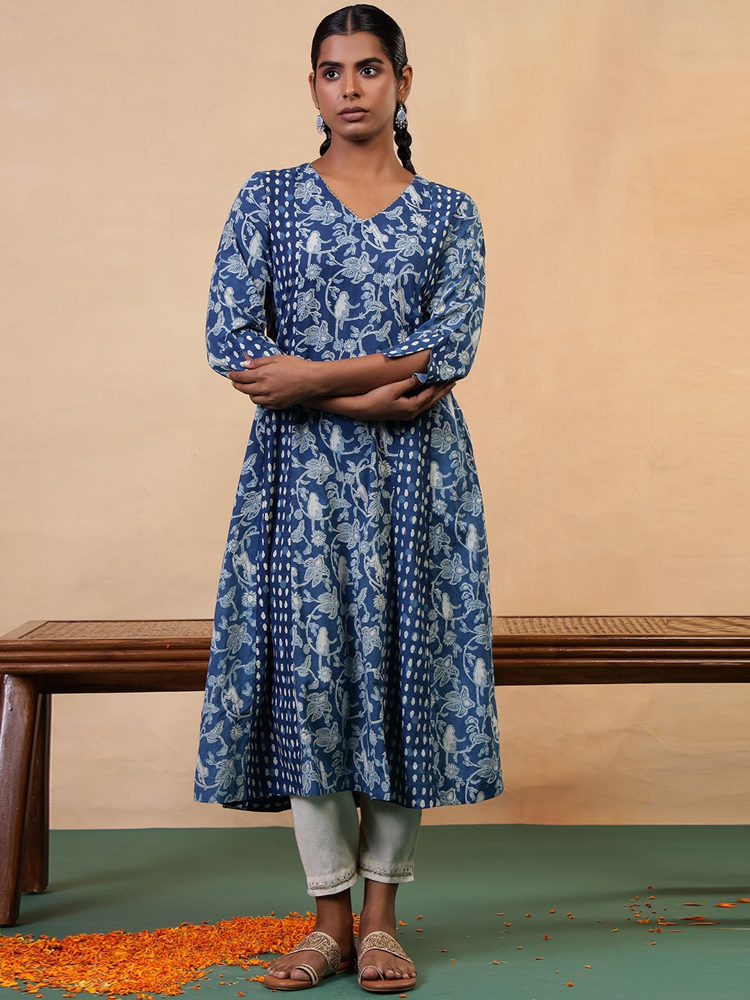 

Folk Song Women Floral Printed Indigo Anarkali Kurta, Blue