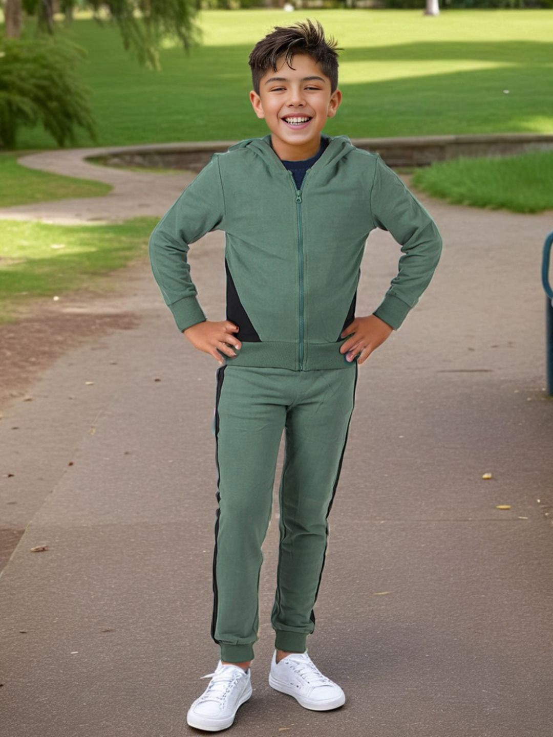 

INCLUD Boys Hooded Full Sleeves Sweatshirt with Joggers Set, Green