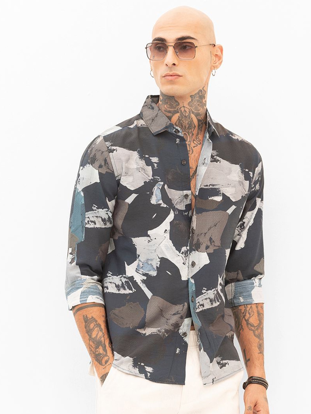 

Snitch Men Smart Slim Fit Opaque Printed Casual Shirt, Charcoal