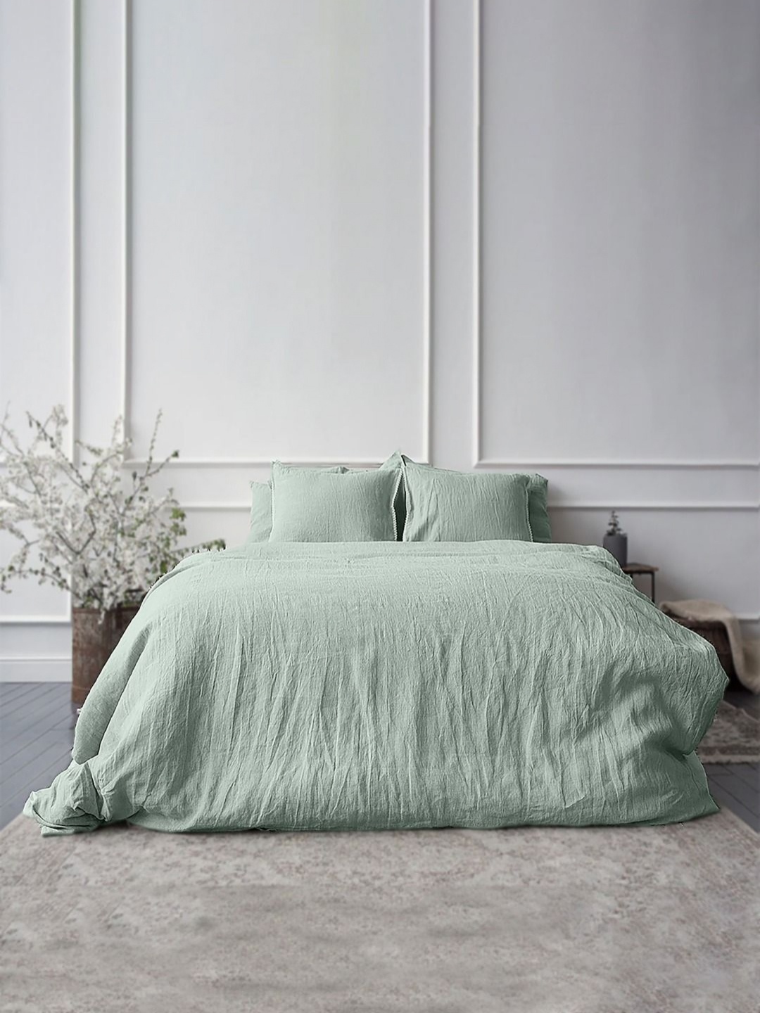 

VINTANA Green 300 TC King Bedsheet with 2 Pillow Covers