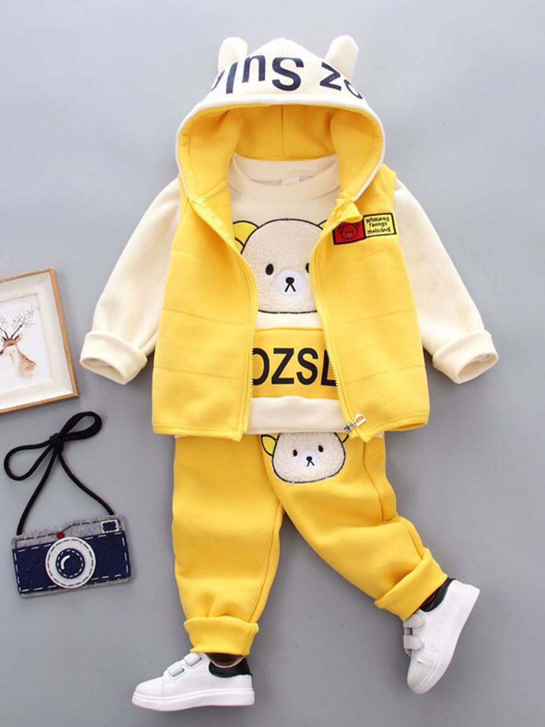 

Bold N Elegant Unisex Kids Embellished, Yellow