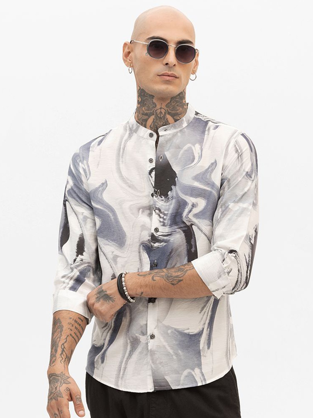 

Snitch Men Smart Slim Fit Opaque Printed Casual Shirt, Off white