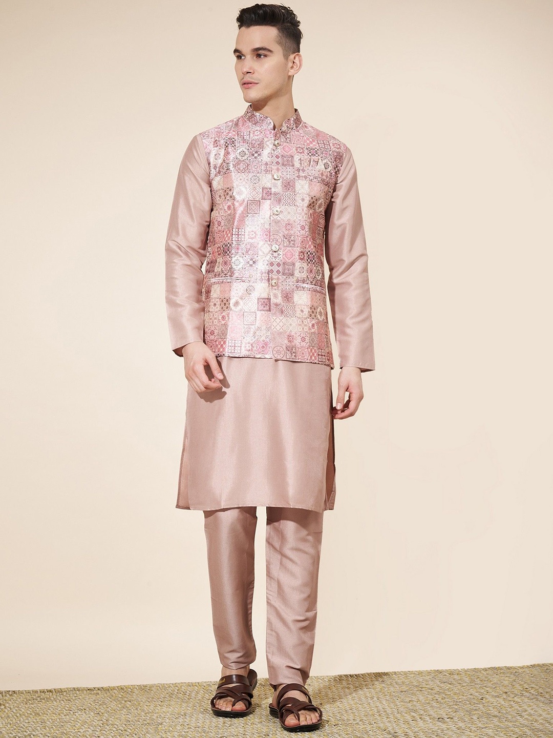 

OUTLUK Men Floral Printed Regular Pure Silk Kurta with Pyjamas, Pink