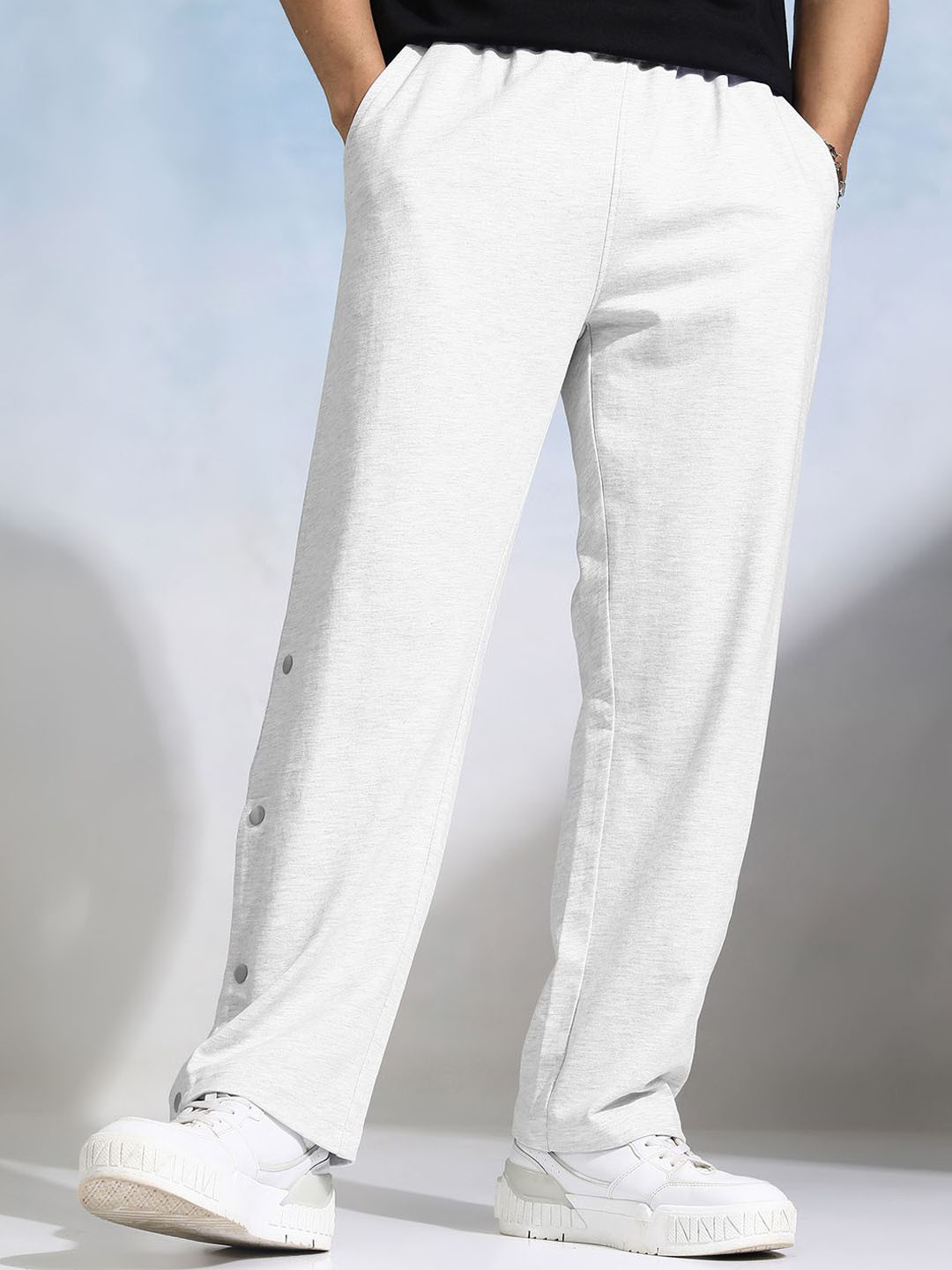 

HIGHLANDER Men Straight Fit Cargos Trousers, Grey melange