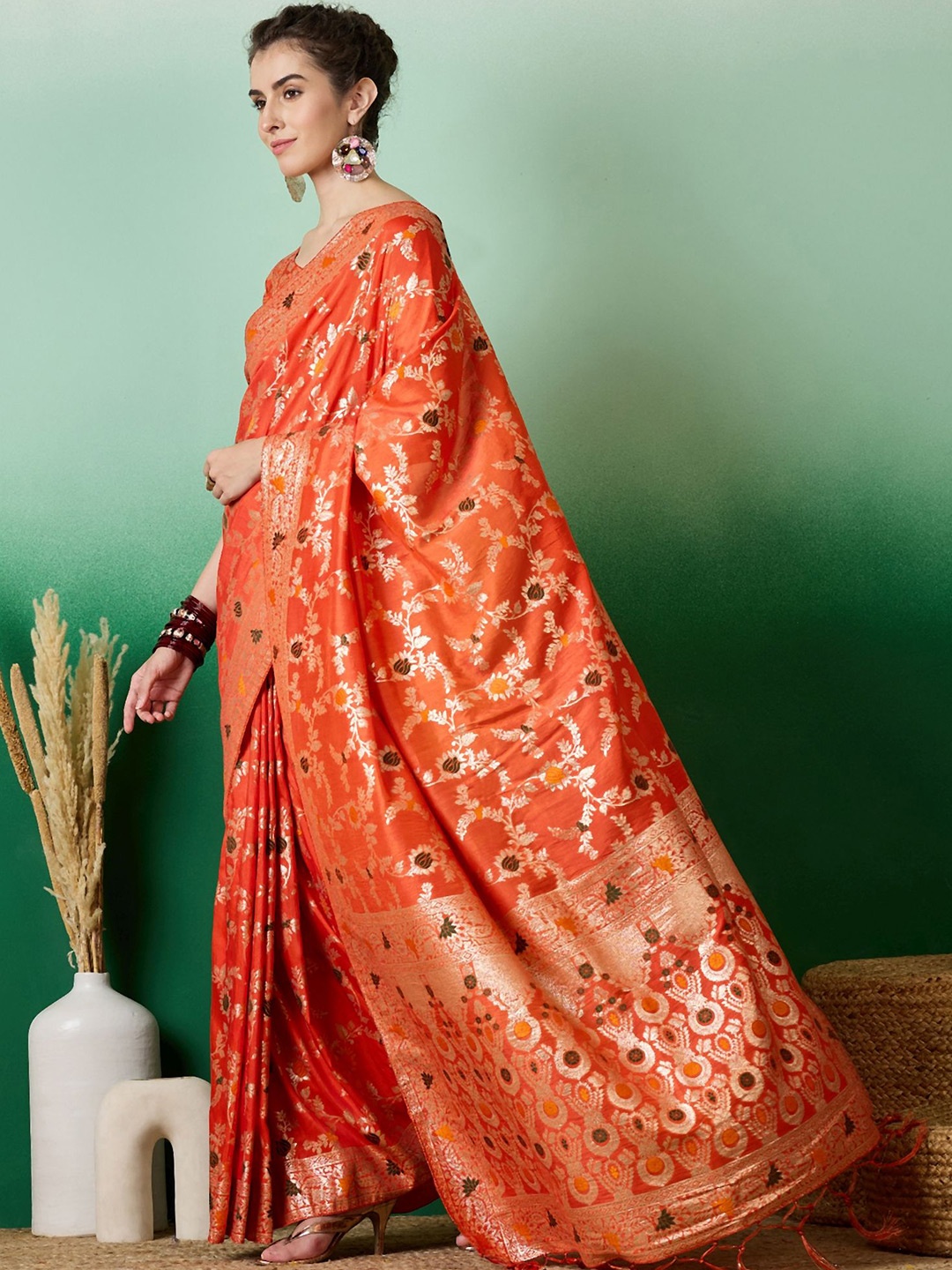 

Suha Woven Design Zari Art Silk Heavy Work Saree, Orange