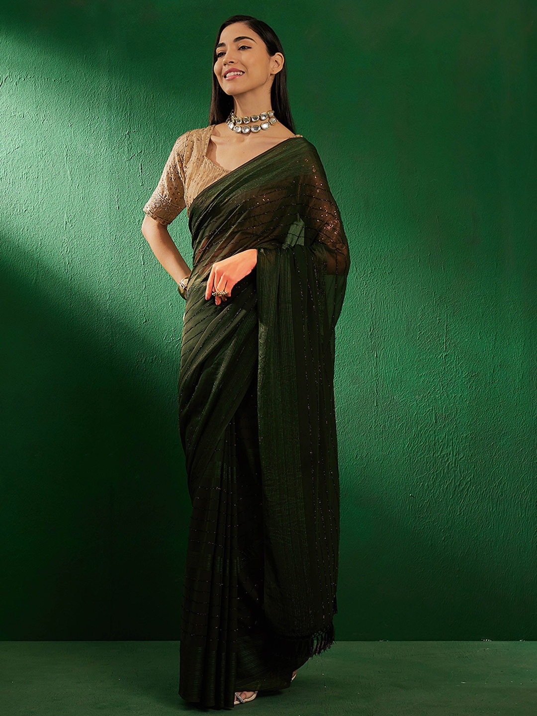 

Suha Embellished Sequinned Art Silk Saree, Green