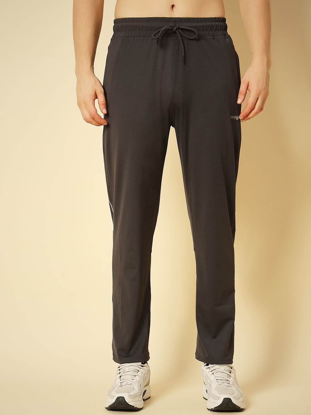 

ENSPYR Men Regular Fit Mid Rise Cotton Track Pants, Grey