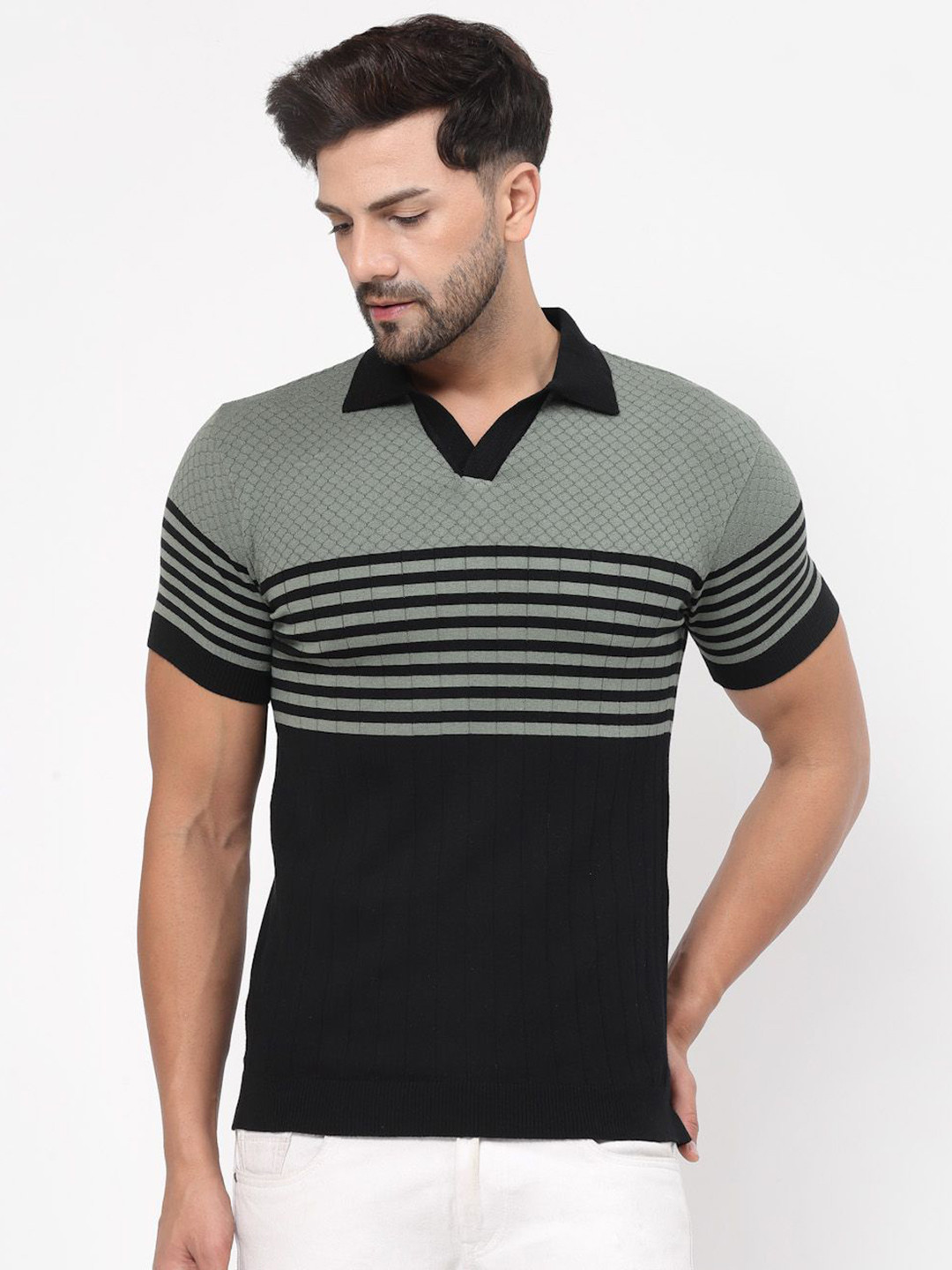 

Kalt Men Striped Polo Collar Applique T-shirt, Green