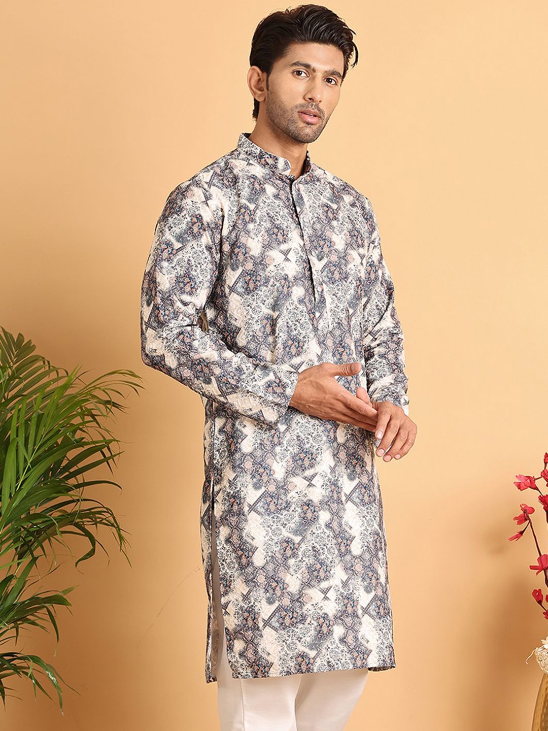 

Jompers Men Floral Embroidered Chikankari Kurta, Grey