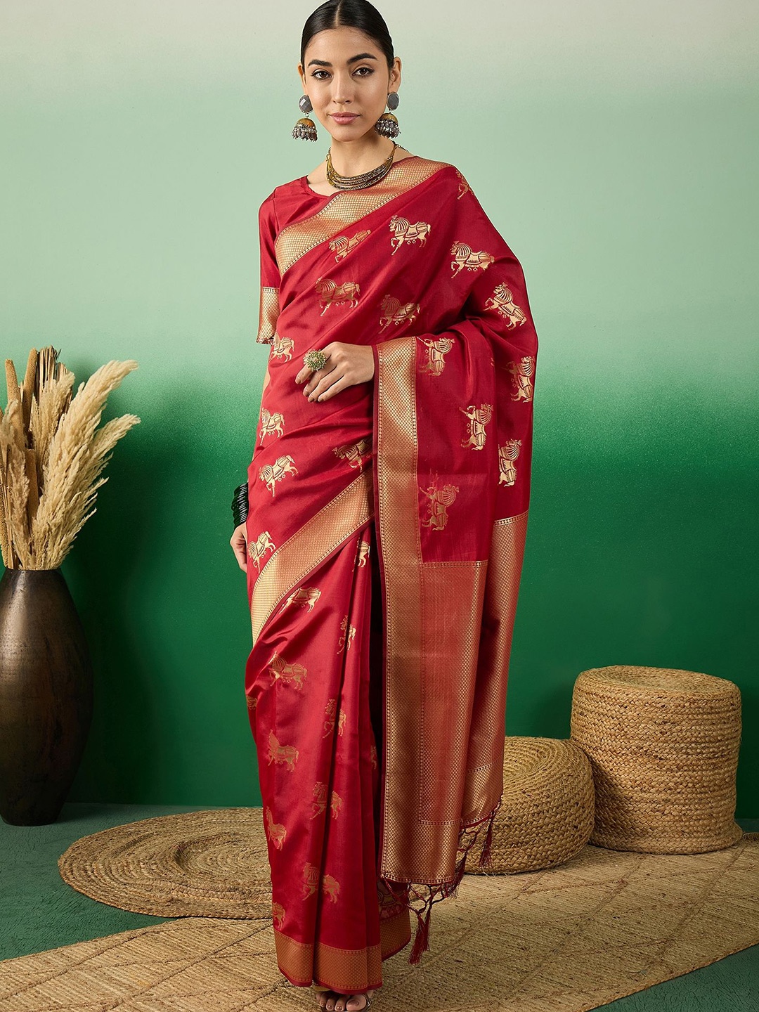 

Suha Woven Design Art Silk Banarasi Saree, Red