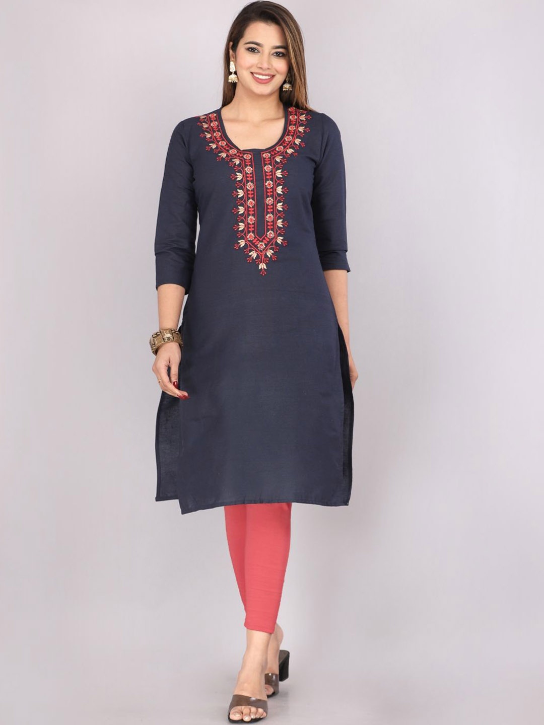 

Mehsoos Women Yoke Design Thread Work Kurta, Navy blue