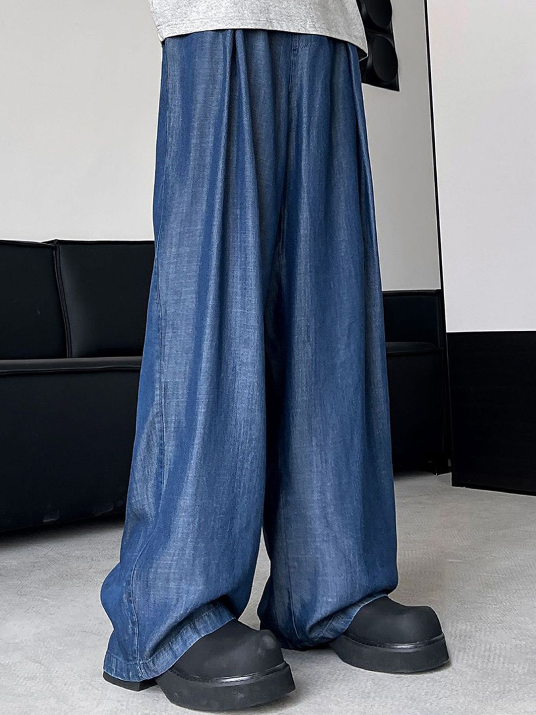 

StyleCast x Revolte Men Wide Leg Jeans, Blue