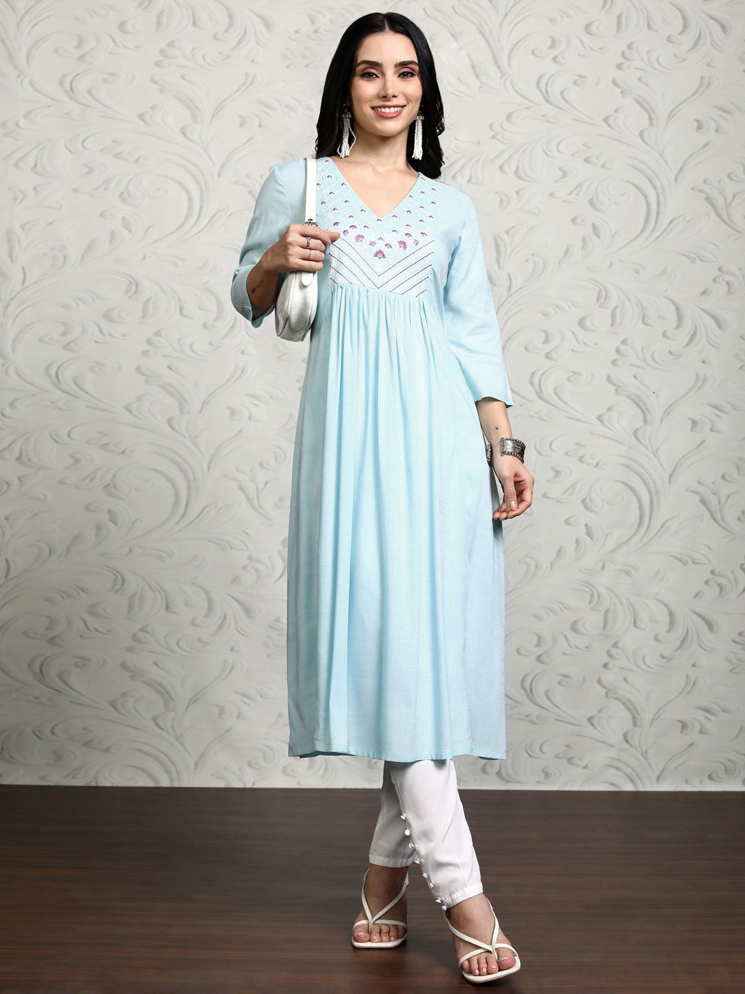 

Vishudh Women Yoke Design Kurta, Blue