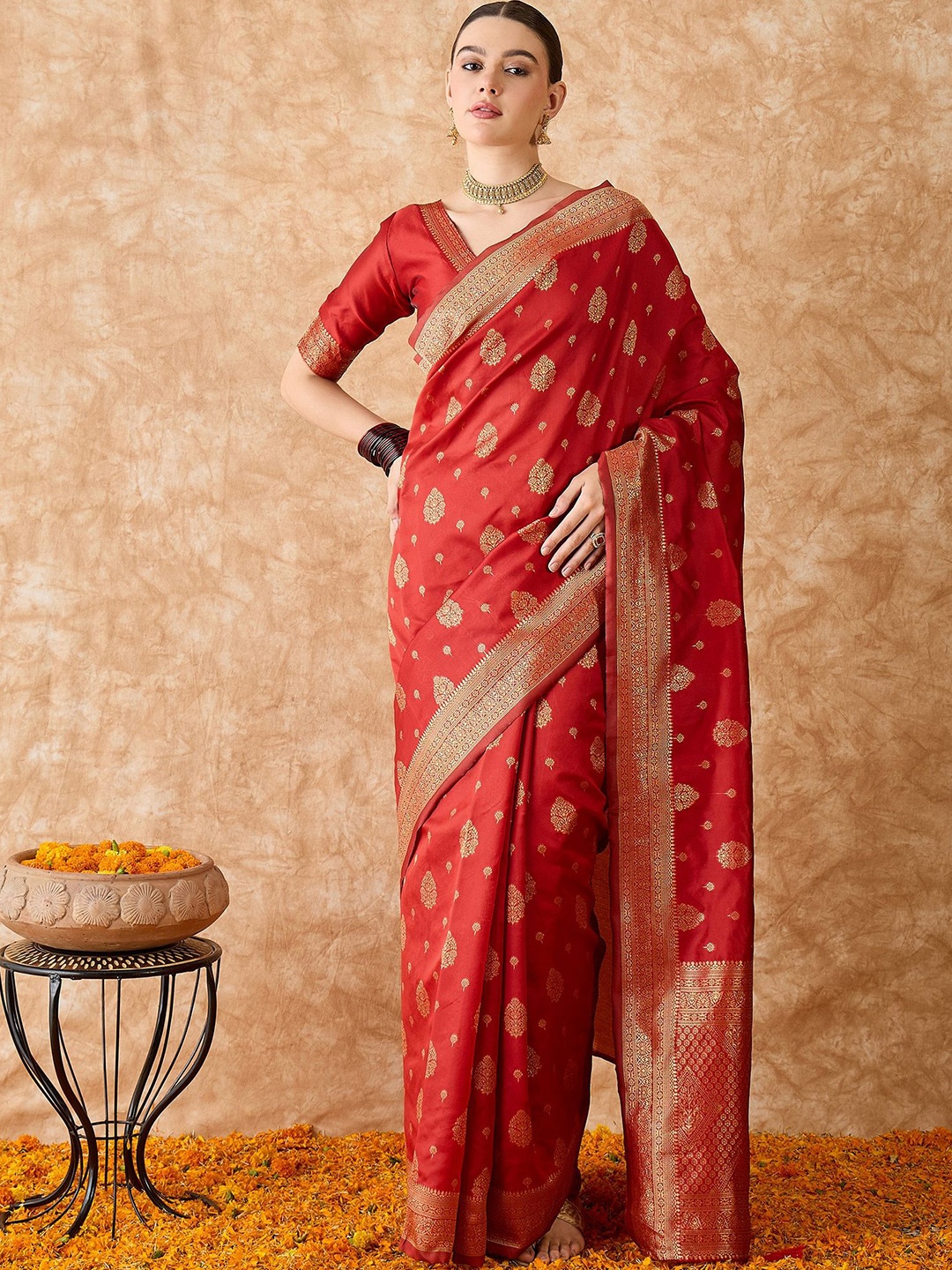 

Suha Woven Design Zari Art Silk Ready to Wear Banarasi Saree, Red