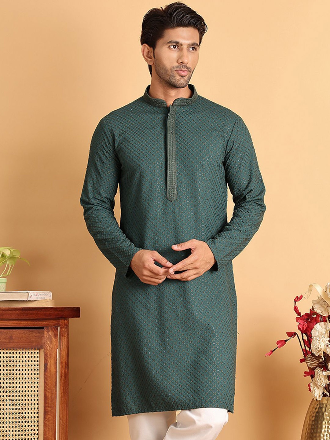 

Jompers Men Geometric Embroidered Sequinned Kurta, Sea green