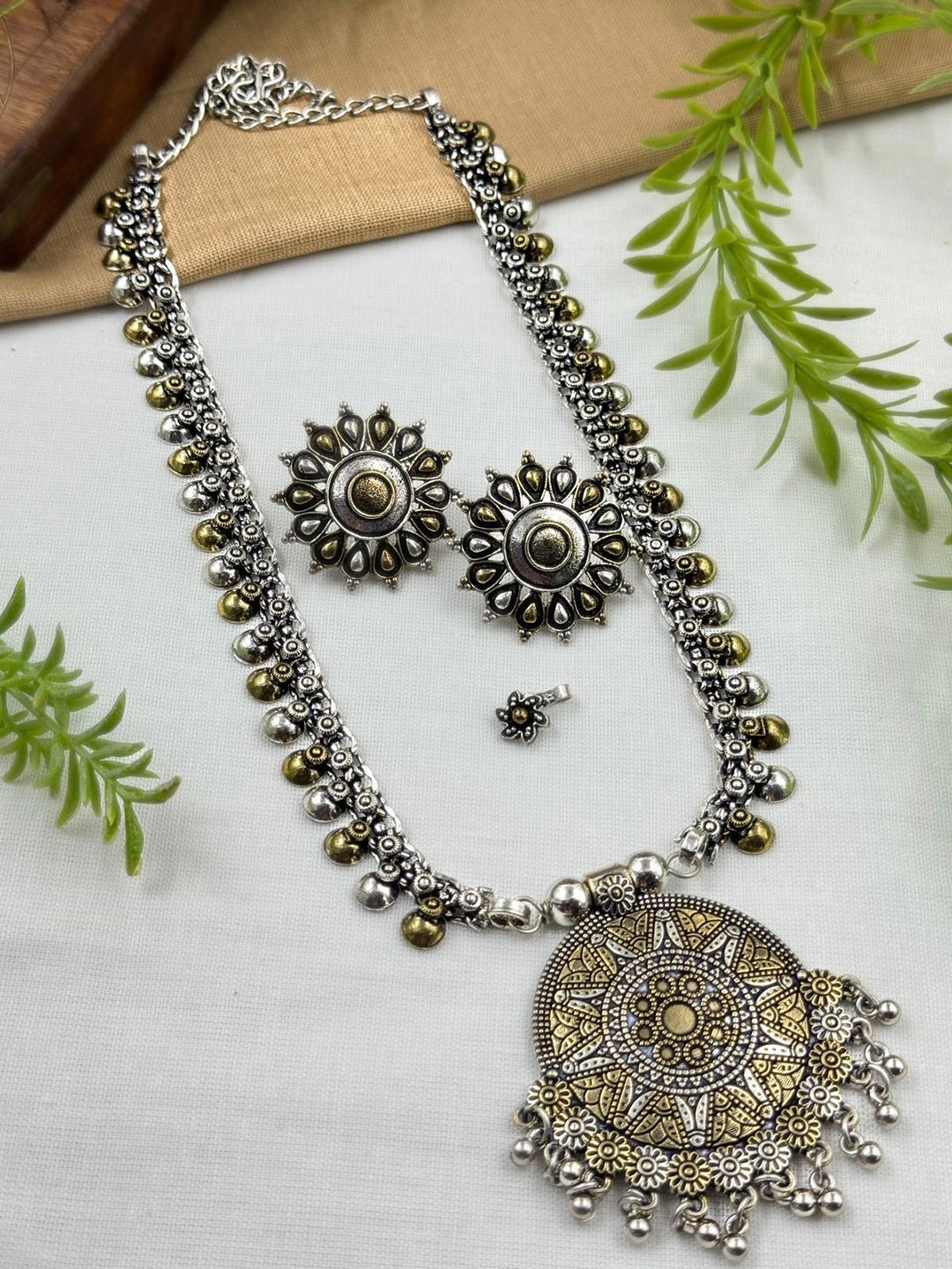 

NAMAN ARTS Nimita Silver-Plated Oxidised Necklace Jewellery Set