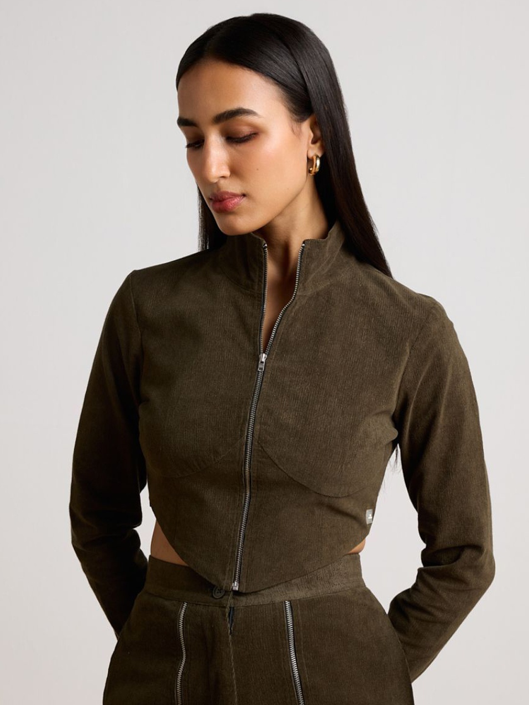 

Muvazo High Neck Long Sleeves Sweatshirt & Trouser, Olive