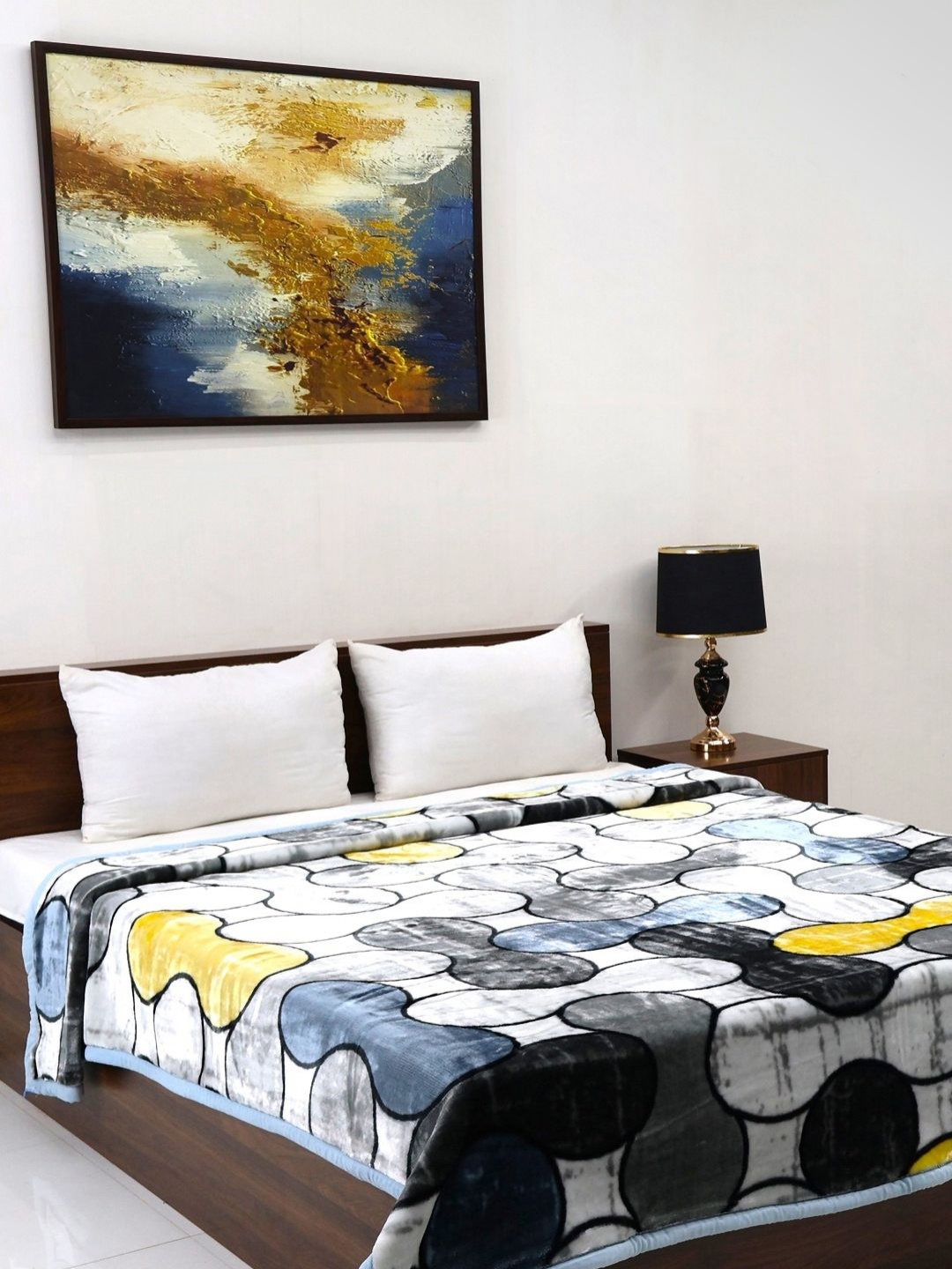 

Signature White & Black Heavy Winter 450 GSM Double Bed Blanket