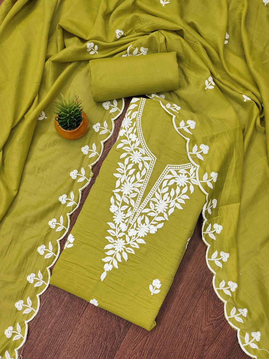 

ZEEPKART Unstitched Dress Material, Green