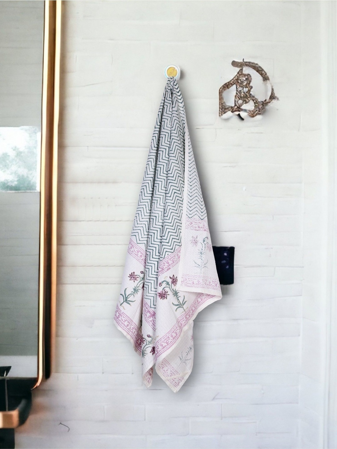 

Texstylers Grey & White Printed Cotton 300 GSM Bath Towel