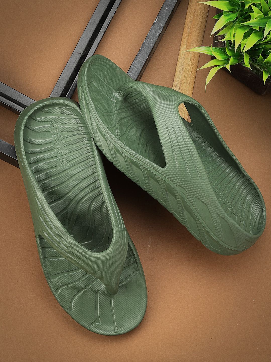 

BERSACHE Men Ultra Soft Thong Flip-Flops, Green