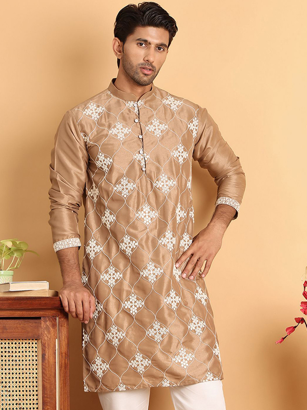 

Anouk Men Floral Embroidered Chikankari Kurta, Brown