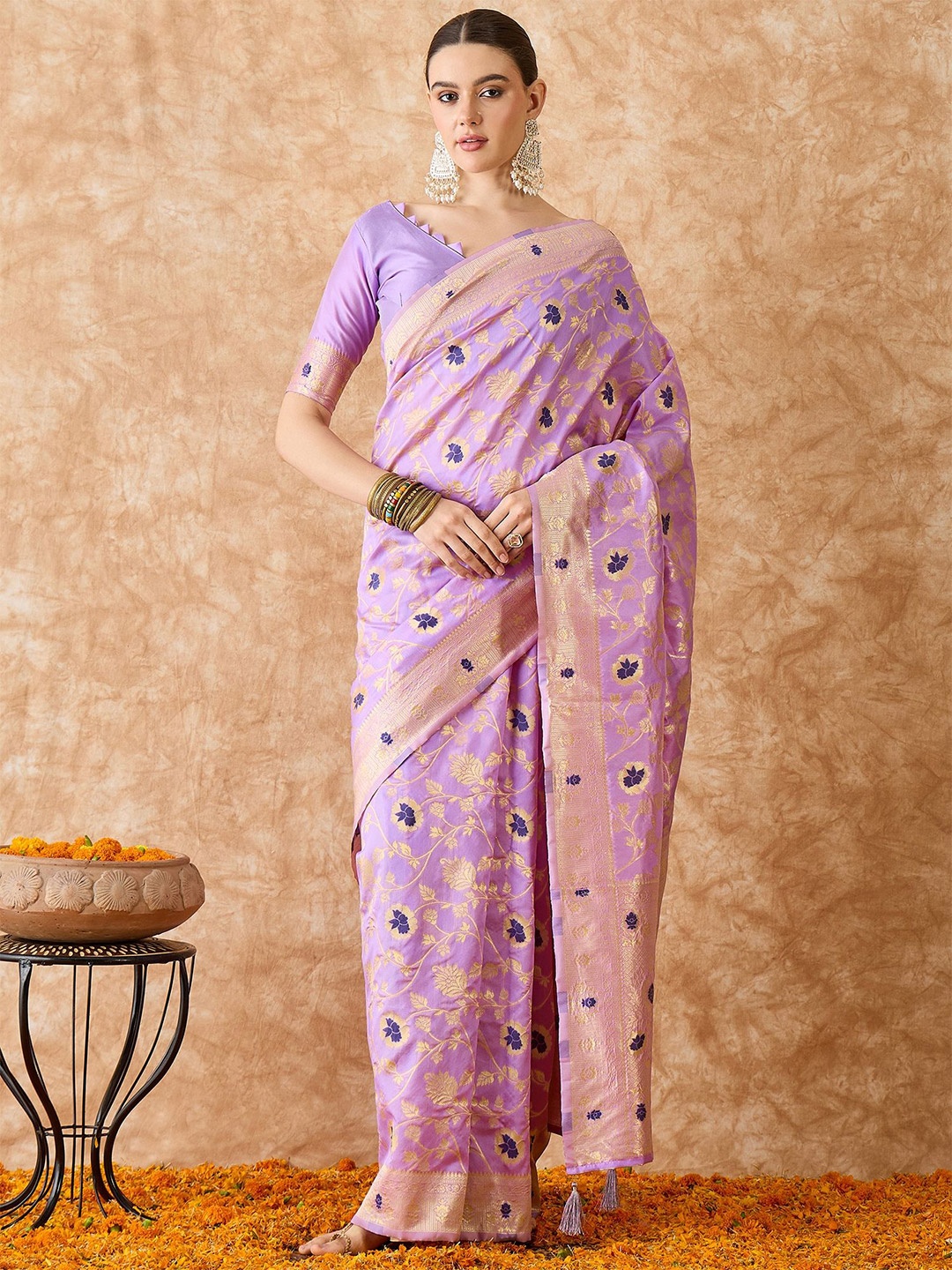 

Suha Woven Design Zari Art Silk Banarasi Saree, Lavender