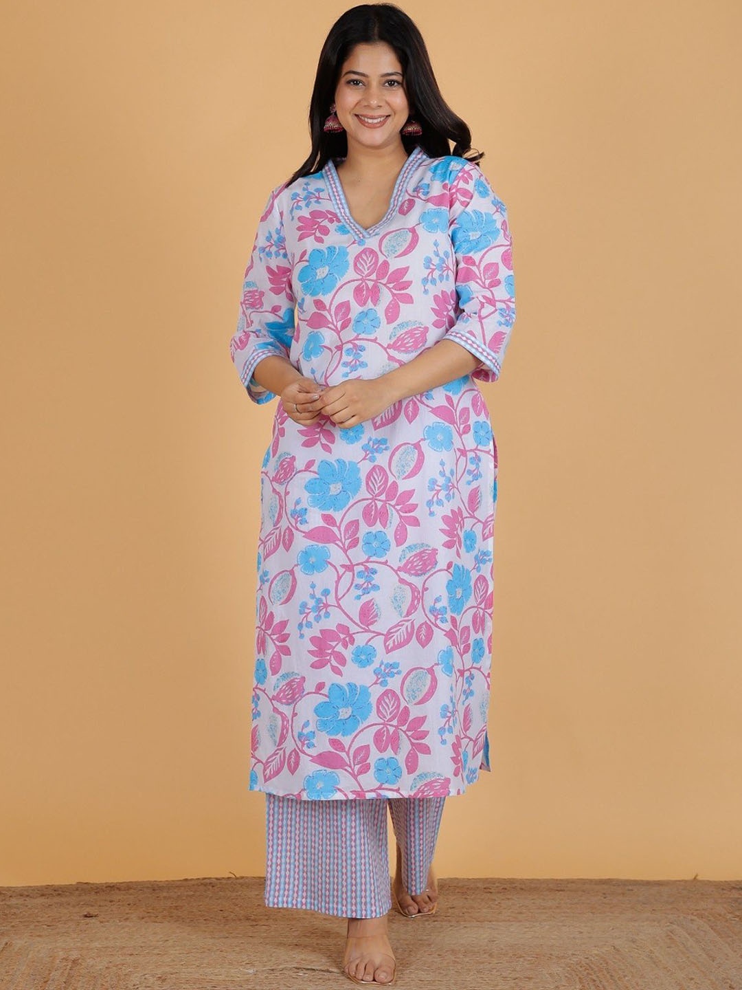 

Aramya Women Floral Printed Regular Patchwork Pure Cotton Kurta with Palazzos, Pink