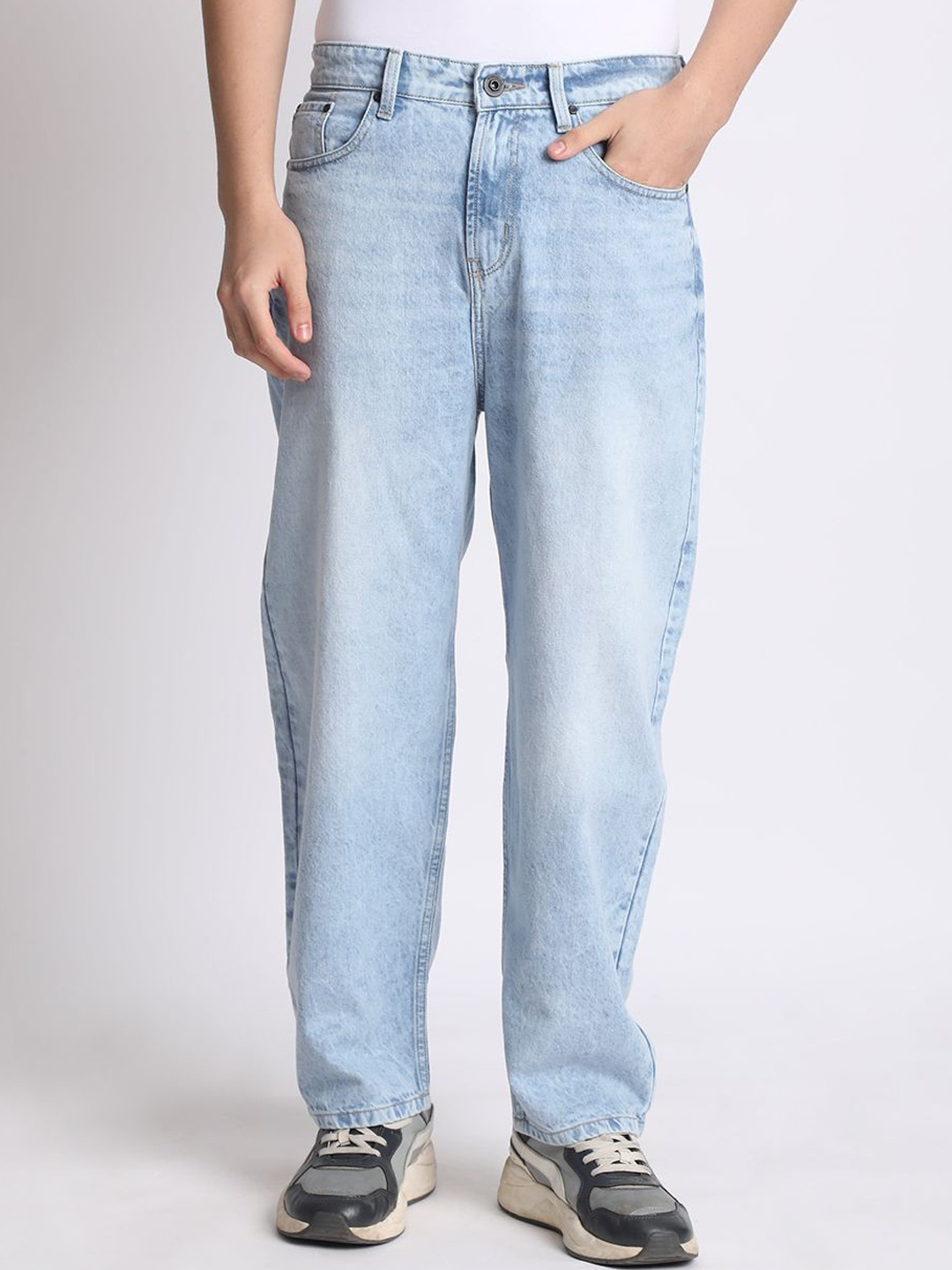 

The Roadster Lifestyle Co Men Pure Cotton Light Shade Baggy Fit Jeans, Blue