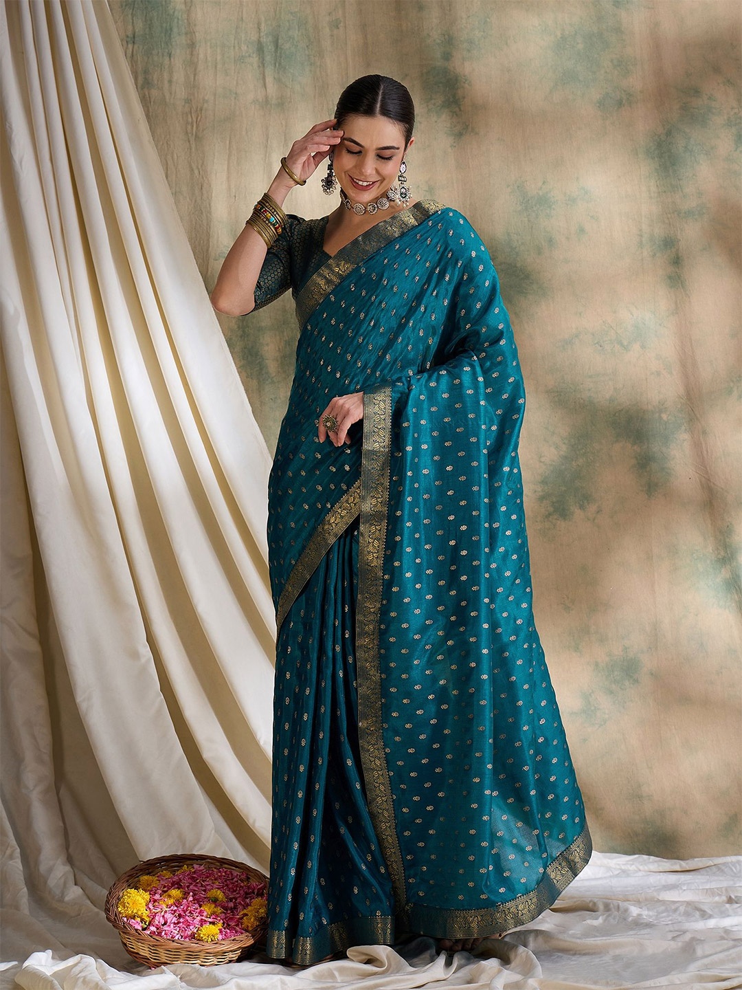 

Suha Floral Zari Art Silk Saree, Blue