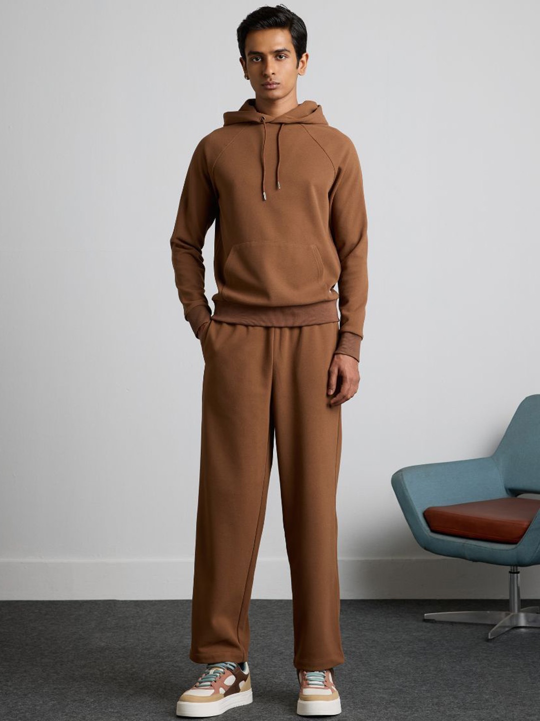 

Muvazo Printed Hooded Long Sleeves Sweatshirt With Trouser, Brown