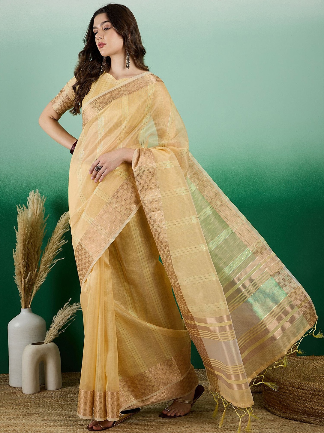 

Suha Woven Design Sequinned Organza Saree, Yellow