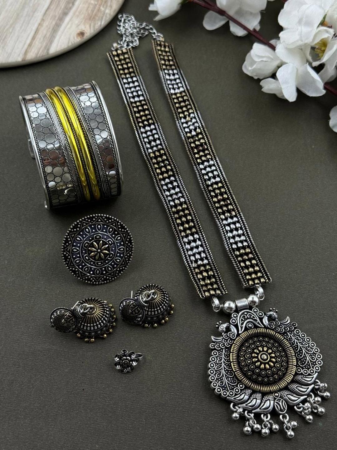 

NAMAN ARTS Gold Plated Oxidised Jewellery Set