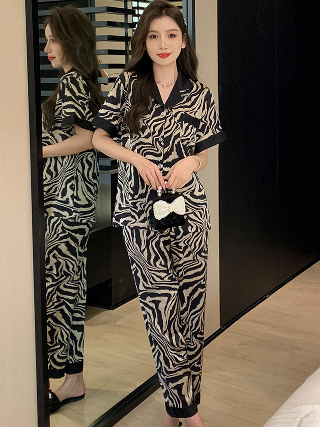 

LULU & SKY Women Animal Printed Shirt & Pants Night suit, Black