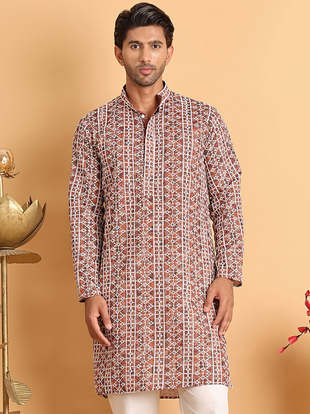 

Jompers Men Geometric Embroidered Chikankari Kurta, Brown