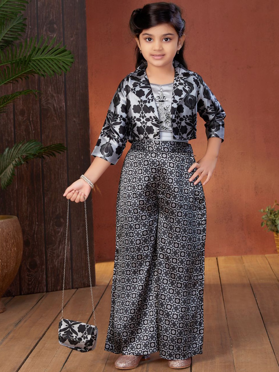 

BAESD Girls Floral Printed Top & Trousers With Jacket Clothing Set Comes With Sling Bag, Black