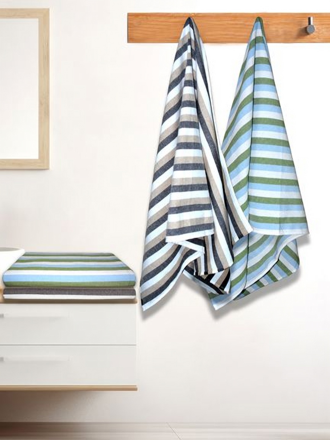 

Athom Living Iris Blue & White 4 Pieces Striped Printed Cotton 210 GSM Bath Towels