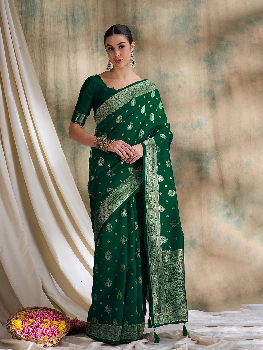 

Suha Woven Design Zari Art Silk Heavy Work Banarasi Saree, Green