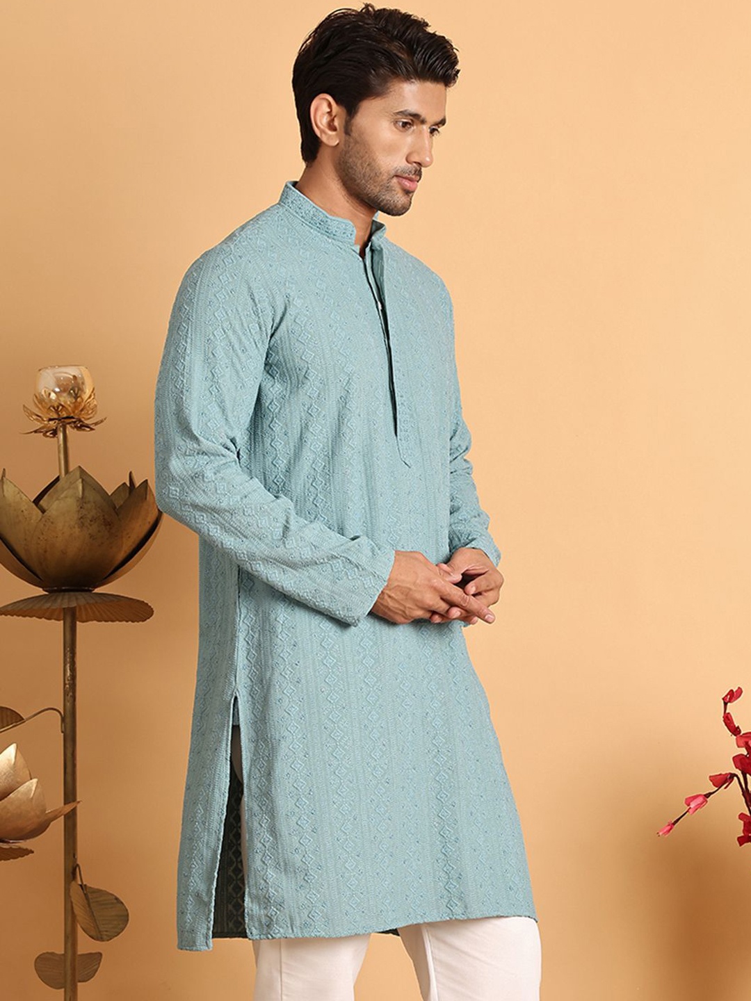 

Jompers Men Geometric Embroidered Sequinned Kurta, Blue