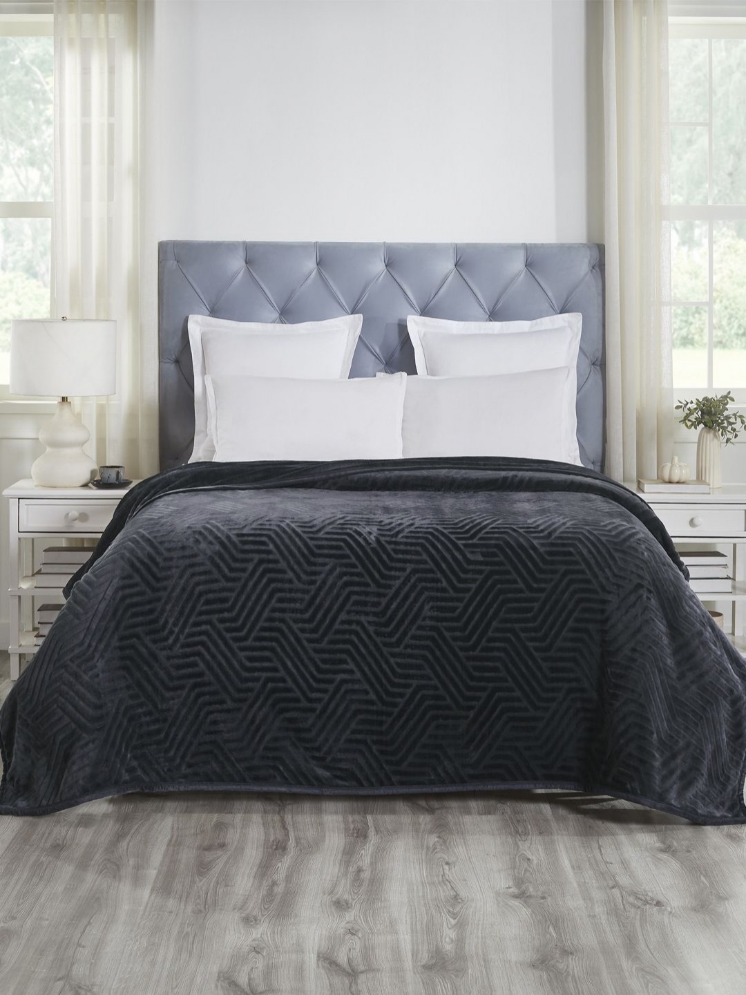 

MYTRIDENT Black & Grey Striped Double Bed Blanket