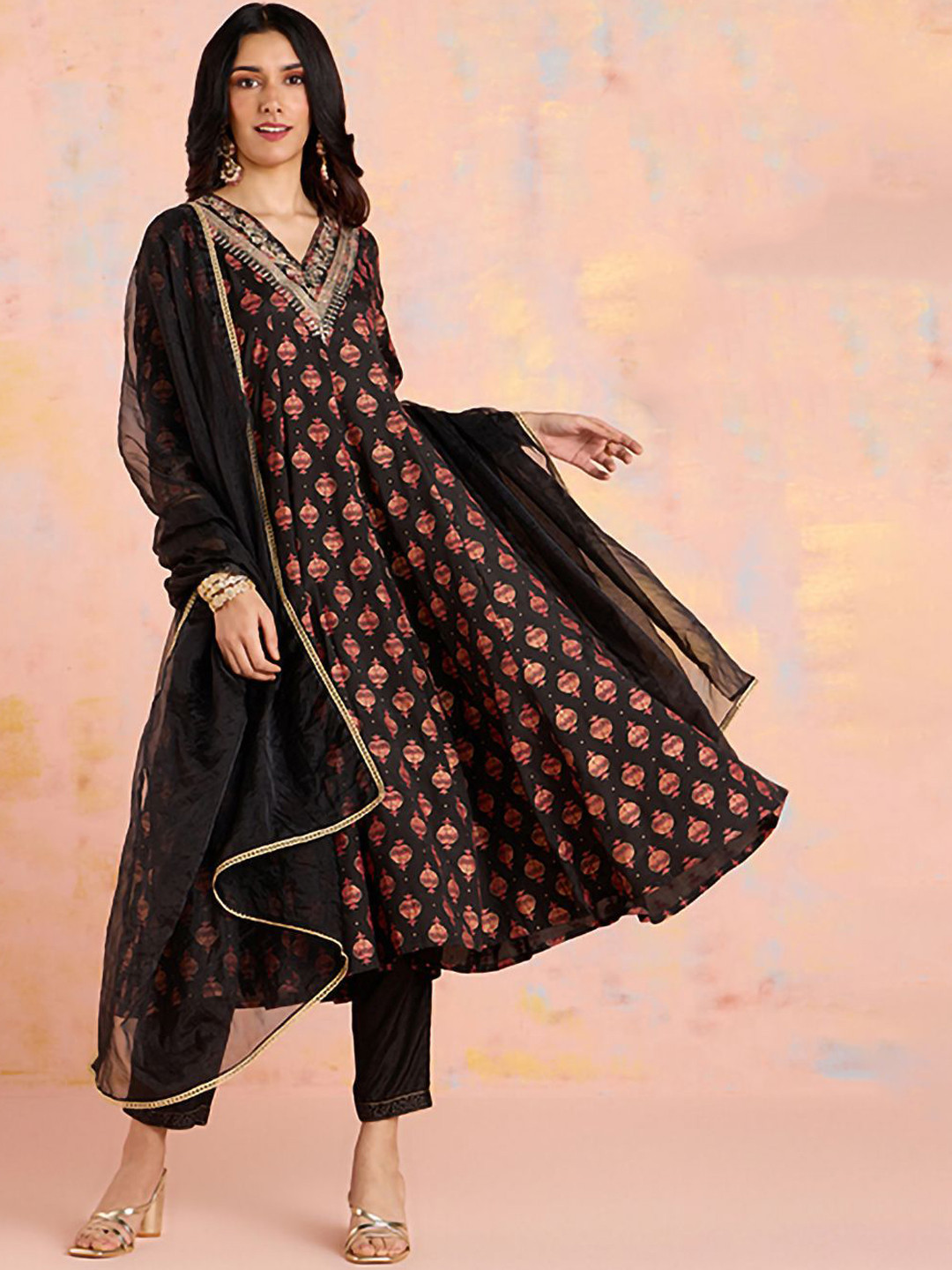 

Likha Women Floral Embroidered Regular Sequinned Kurta with Pyjamas & With Dupatta, Black