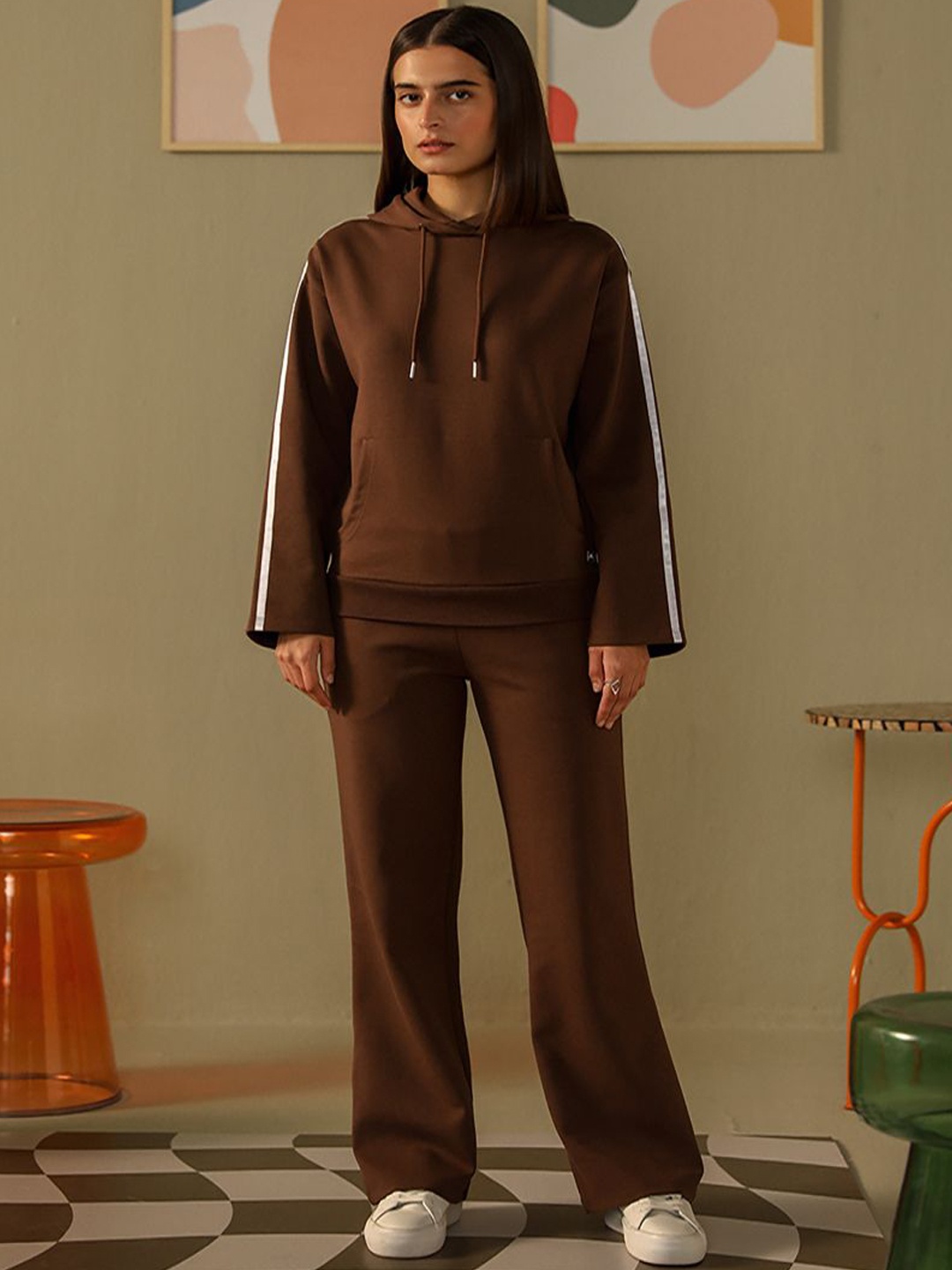 

Muvazo Hooded Long Sleeves Sweatshirt With Trouser, Brown