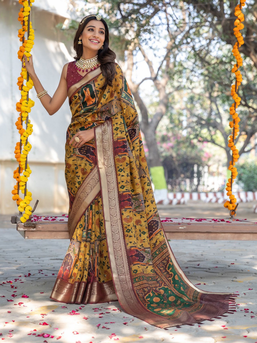 

Ekana Floral Saree, Yellow